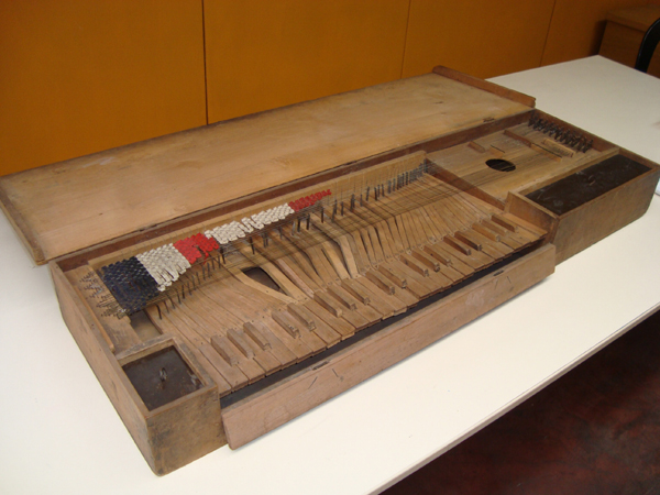 [Clavichord P.1, Lima, Museo Nacional de la Cultura Peruana]