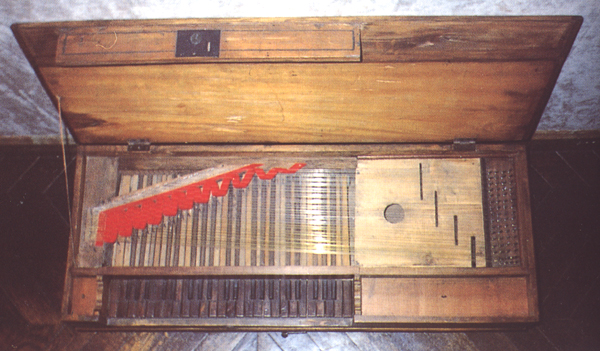 [Clavichord C.3, from the Convent of Santa In&eacute;s in Bogot&aacute;]