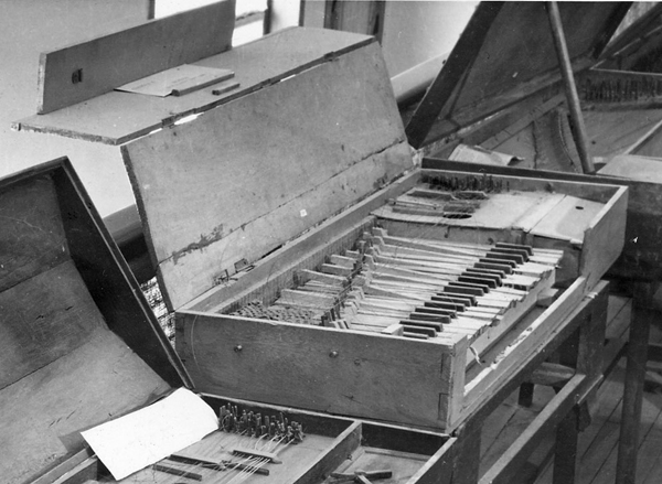 [Clavichord E.2, formerly in Quito, Casa de la Cultura Ecuatoriana]