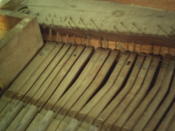 [Clavichord M.4, bass keys]