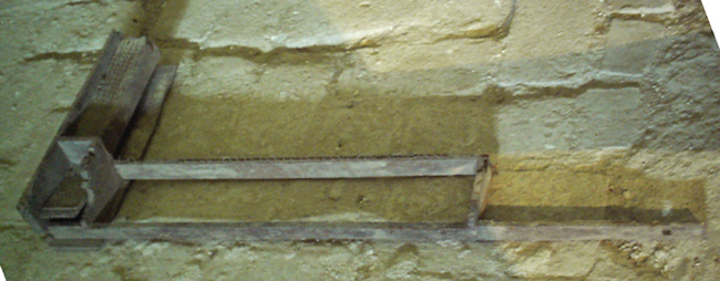 [Remains of clavichord M.6, Santiago Lachiguiri]